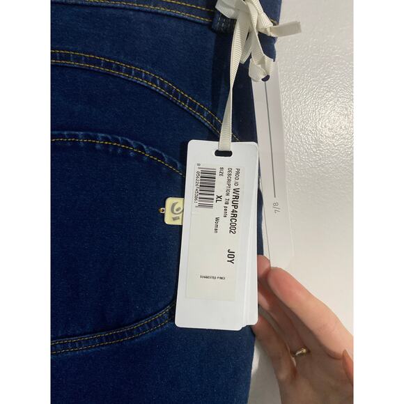 Freddy Wrup jeans NEW women’s size XL dark blue 7/8 length stretch booty lift - Picture 4 of 8